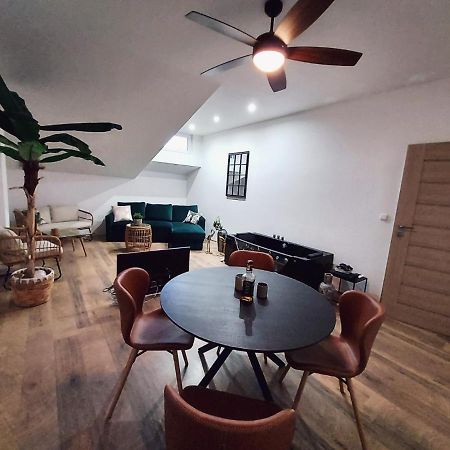 Chill N Grill Apartment Есеник Экстерьер фото