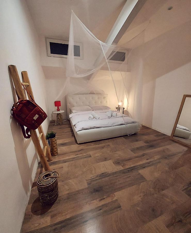 Chill N Grill Apartment Есеник Экстерьер фото